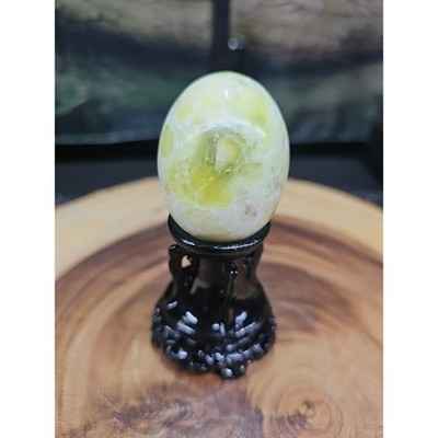 natural-polished-lantian-jade-quartz-crystal-egg-stone-specimen-healing-stand