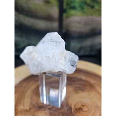 natural-quartz-crystal-pieces-from-fonda-ny-aka-herkimer-diamond-151grams