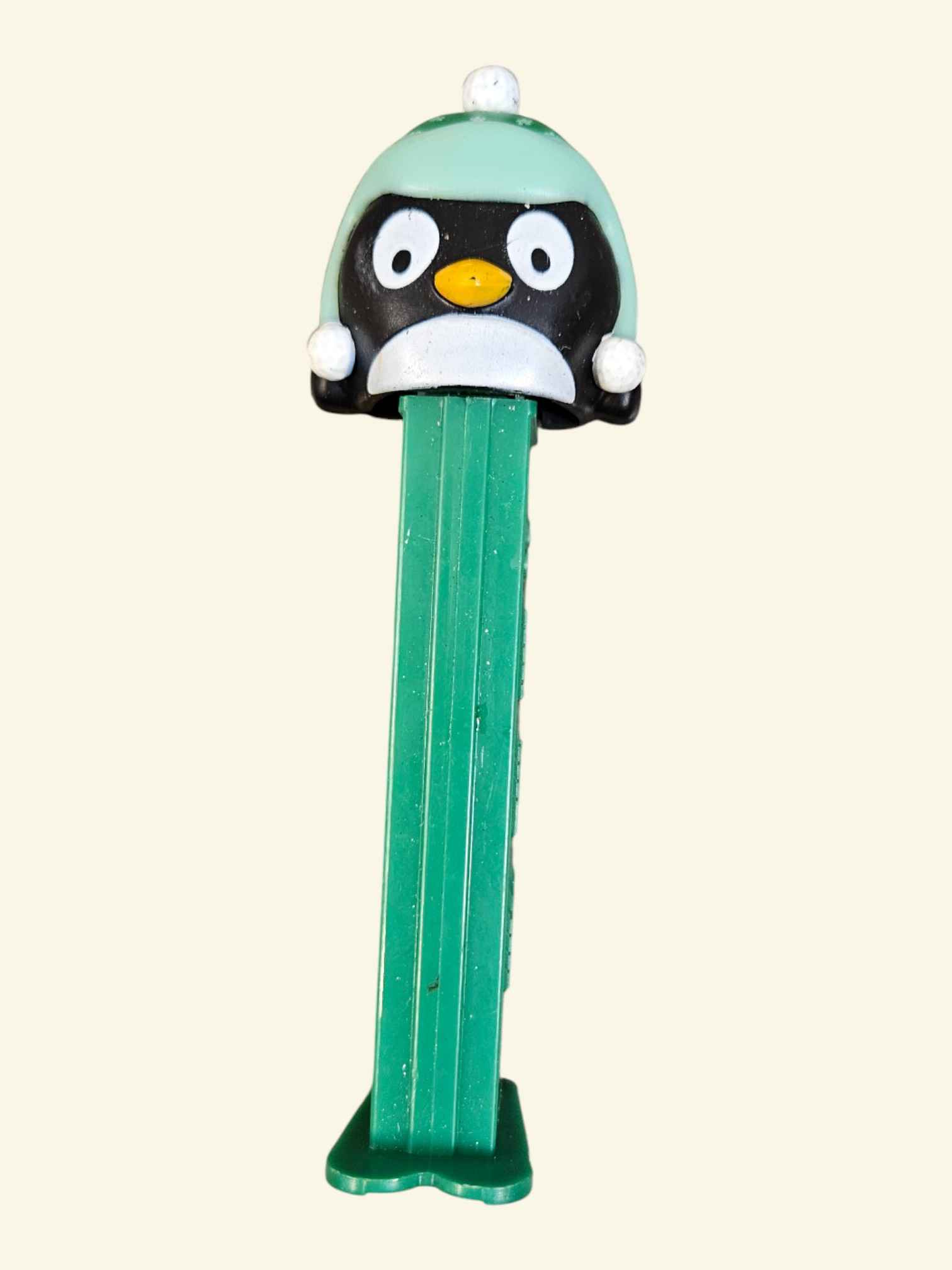 2016 Green Penguin Pez Dispenser. -- ITEM #3058