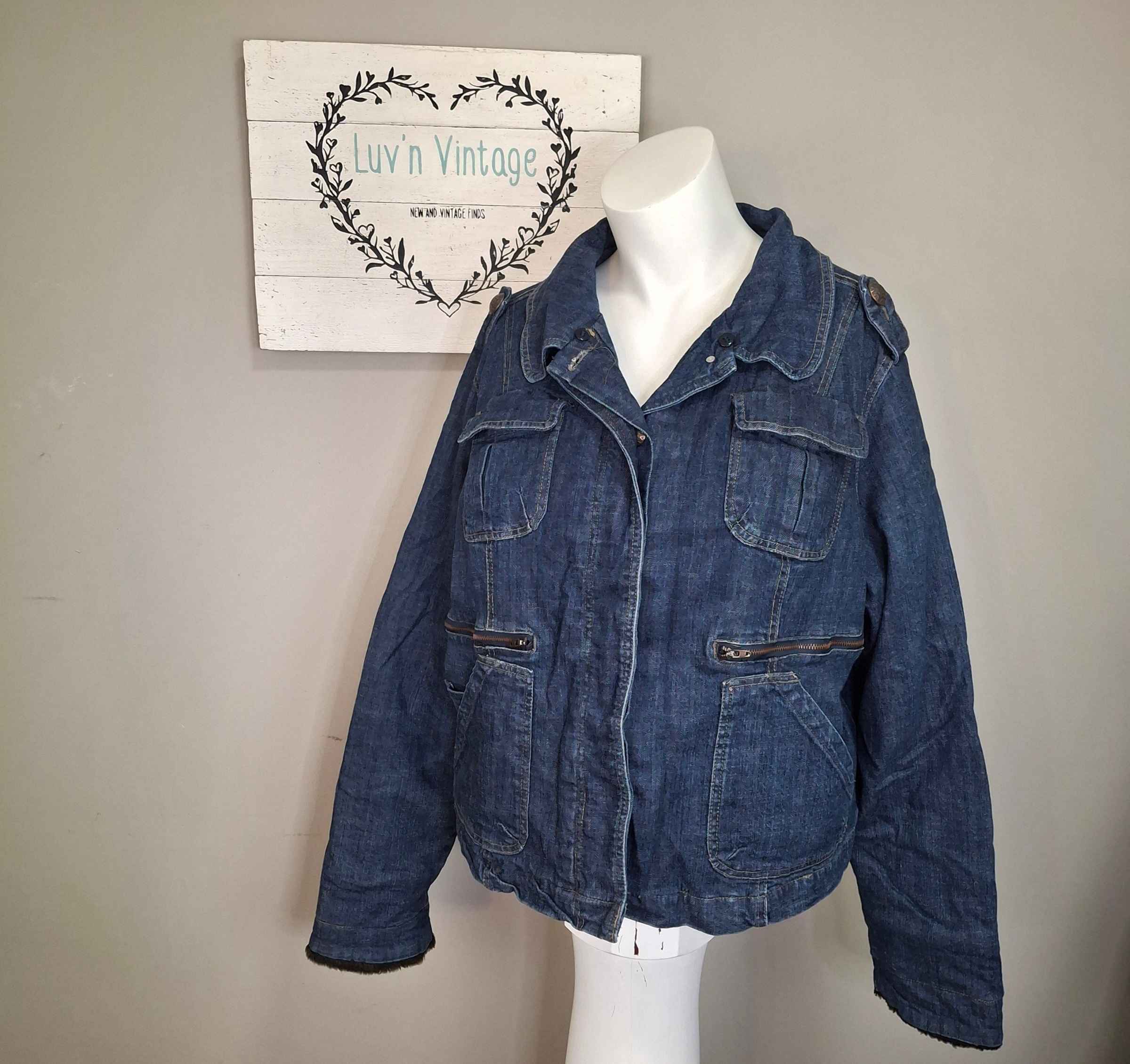 womens-denim-jacket-utility-pockets-zipper-accents-button-front-size-30-32
