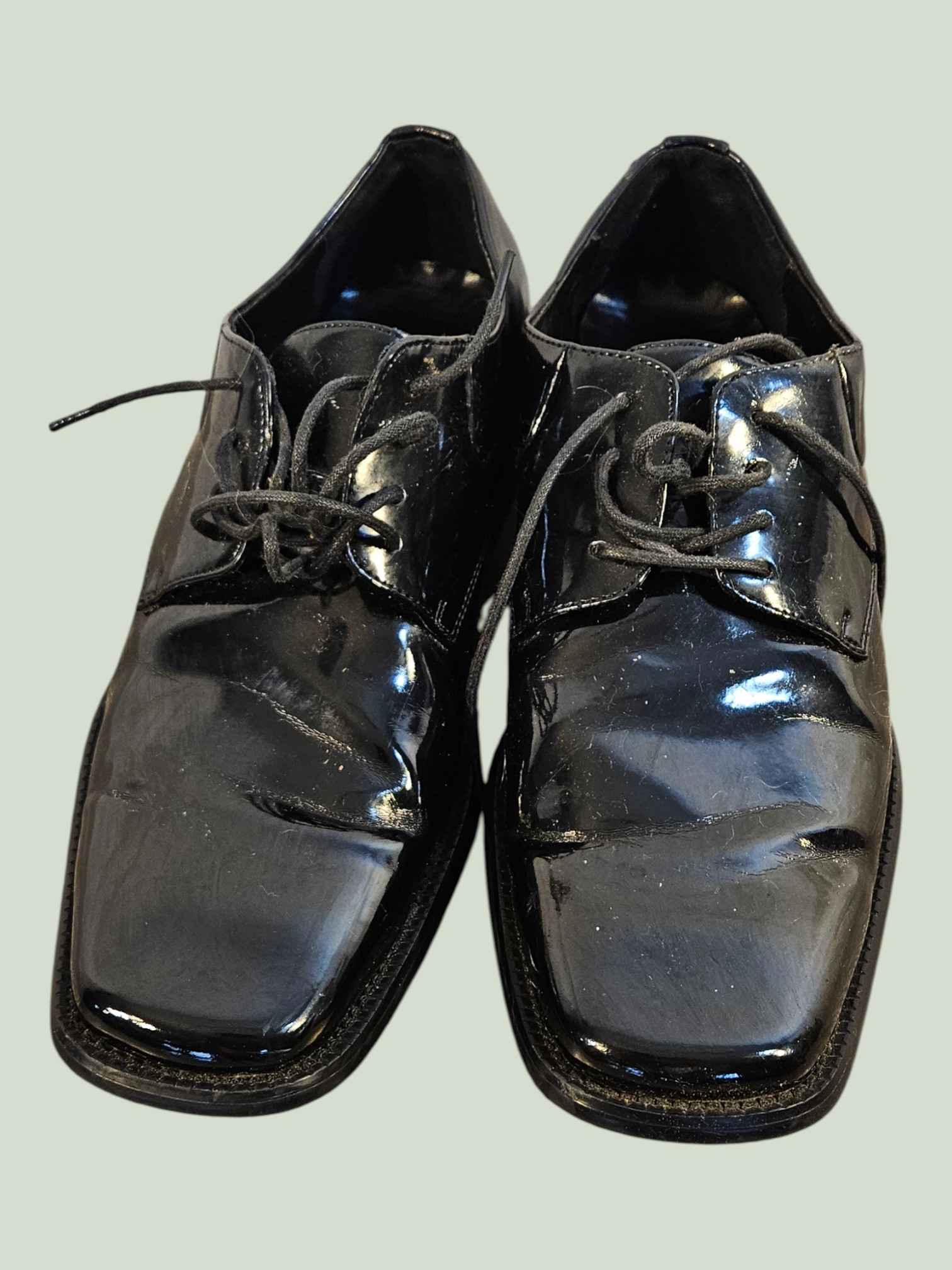 Men’s Patent Leather Oxfords by Stafford. Size 8.5 Med. ITEM #3079
