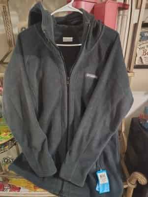 Columbia Fleece Jacket W/hood Full Zip Black Xl/ New matching Columbia beanie