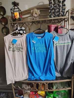 Columbia Men's Long Sleeve Graphic Logo Pullover T-Shirt Blue Gray Beige