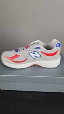 new-balance-2002-kids-unisex-athletic-sneakers-grey-red-gc2002kg-us-7