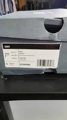 new-balance-2002-kids-unisex-athletic-sneakers-grey-red-gc2002kg-us-7