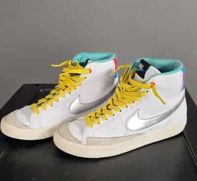 Nike Blazer Mid White Silver Floral Heel Yellow Laces Sneakers Mens