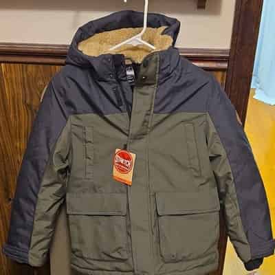 ZeroXposur Boys Basic Outdoor Jacket Green Black Hooded Size 10/12 Snowboarding