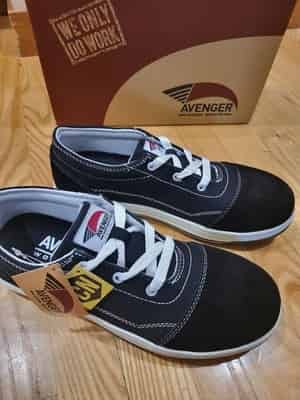 Avenger A230 Women's Safety Toe Work Sneaker Size 8M Slip Resistant Lace Up New