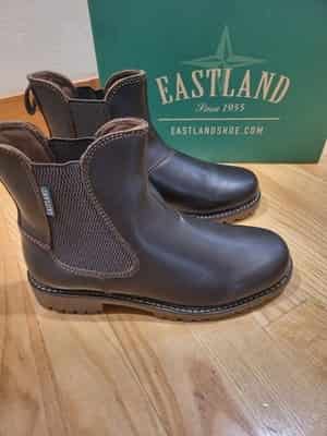 Eastland Ida Chelsea Boots Womens 6 Walnut Leather Slip On Ankle Boot 3113-79M